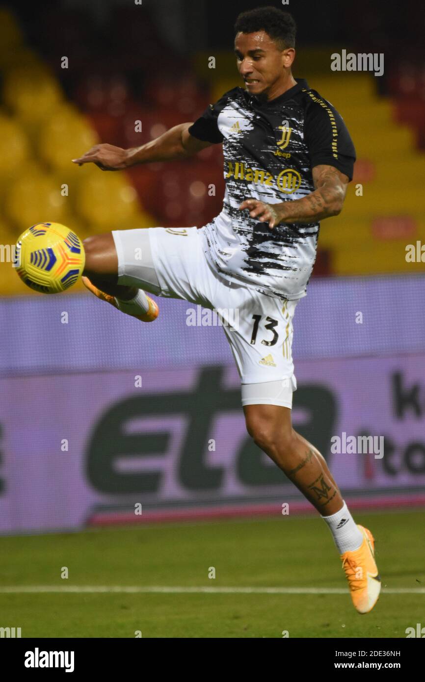 Benevento, Italia. benevento, Italia, Stadio Ciro Vigorito, 28 Nov 2020, Danilo ( Juve ) durante Benevento Calcio vs Juventus FC - Calcio italiano Serie A match - Credit: LM/Renato Olimpio Credit: Renato Olimpio/LPS/ZUMA Wire/Alamy Live News 2020 Foto Stock