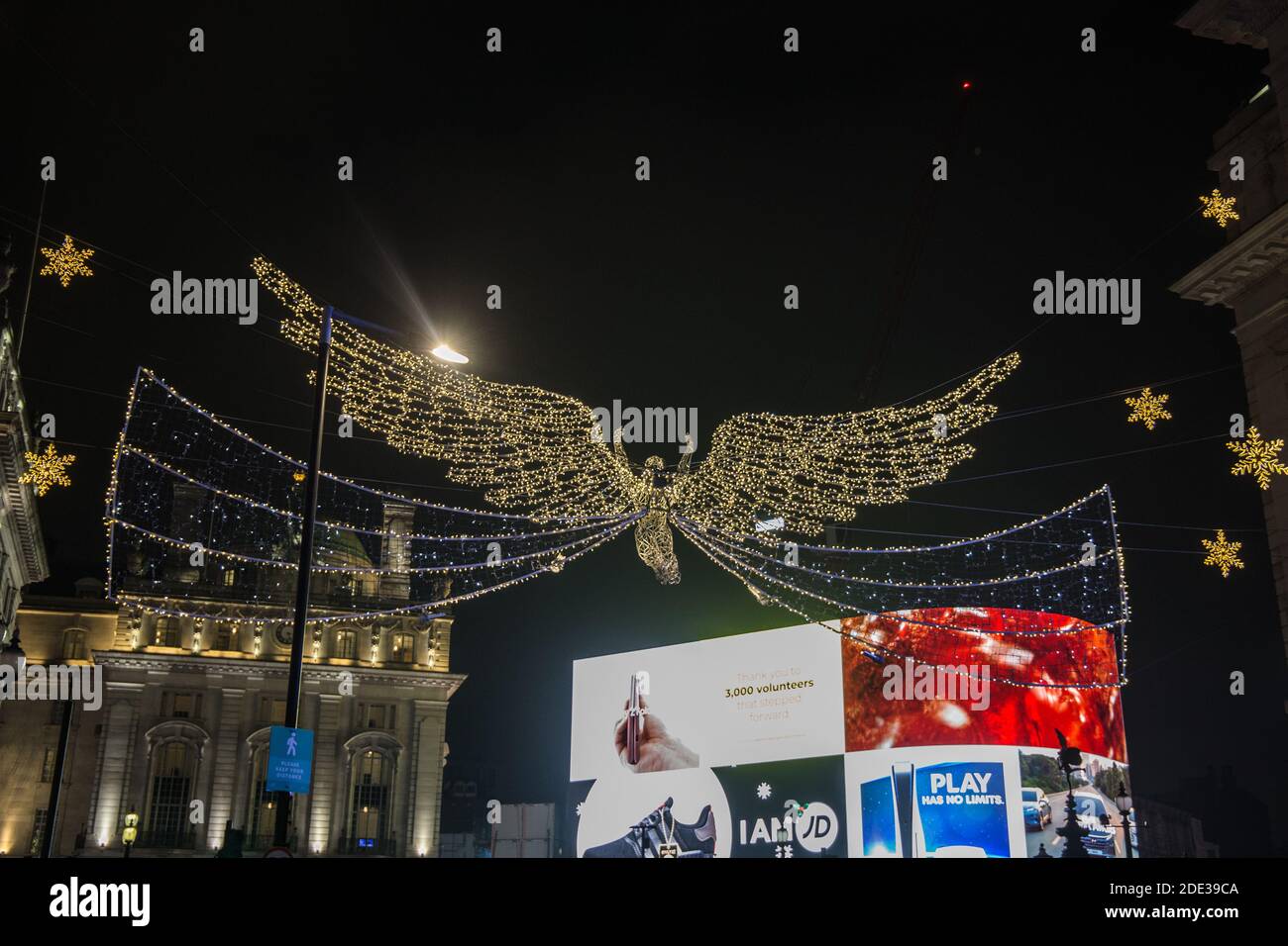 Londra UK 28 novembre 2020 grandi folle vengono a Londra Per godersi le meravigliose luci di Natale e il meraviglioso Fortum E negozio Mason decorato come un avvenente calender.Paul Quezada-Neiman/Alamy Live Notizie Foto Stock