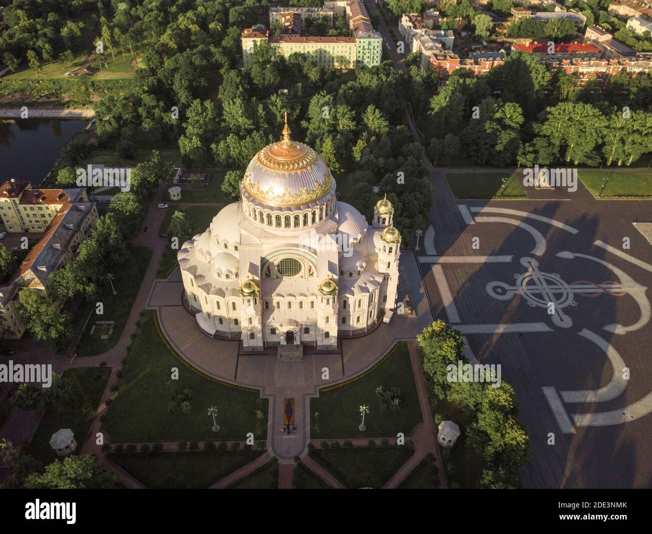 Kronstadt. Russia. Cattedrale Navale Nikolsky, vista dall'alto da un drone. Foto di alta qualità Foto Stock