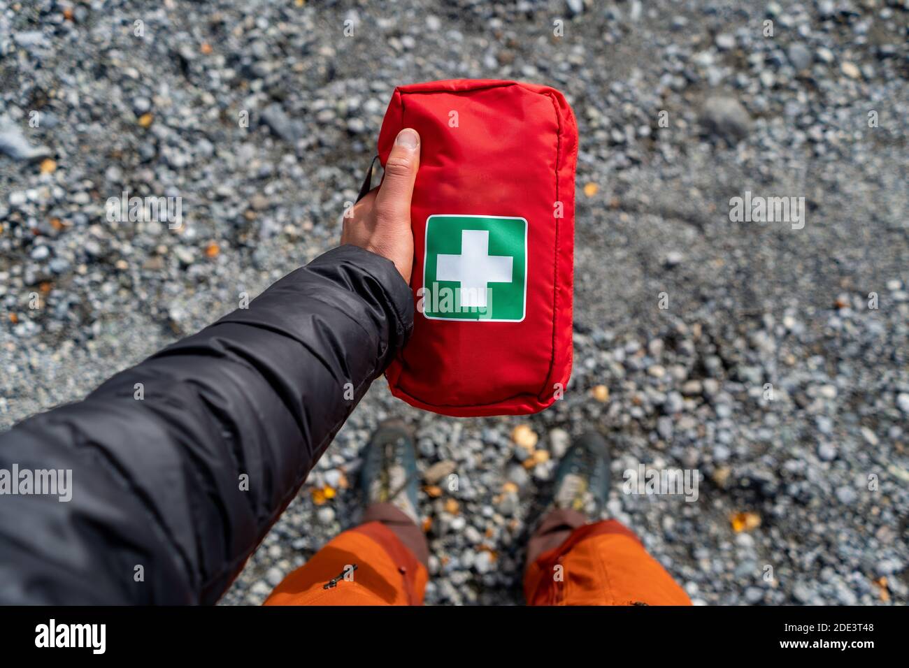 Grande kit di pronto soccorso per avventure in montagna Foto Stock