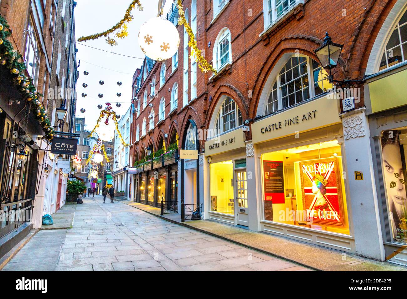 28 novembre 2020 - Londra, Regno Unito, weekend del Black Friday, via dello shopping vuota di St Christopher's Place e chiusa per le boutique e i negozi durante il blocco del coronavirus Foto Stock