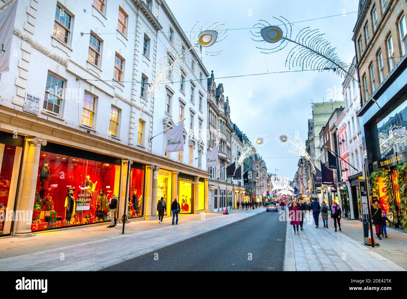 28 novembre 2020 - Londra, Regno Unito, strade vuote e negozi chiusi al weekend del Black Friday a Bond Street durante il blocco di Coronavirus Foto Stock