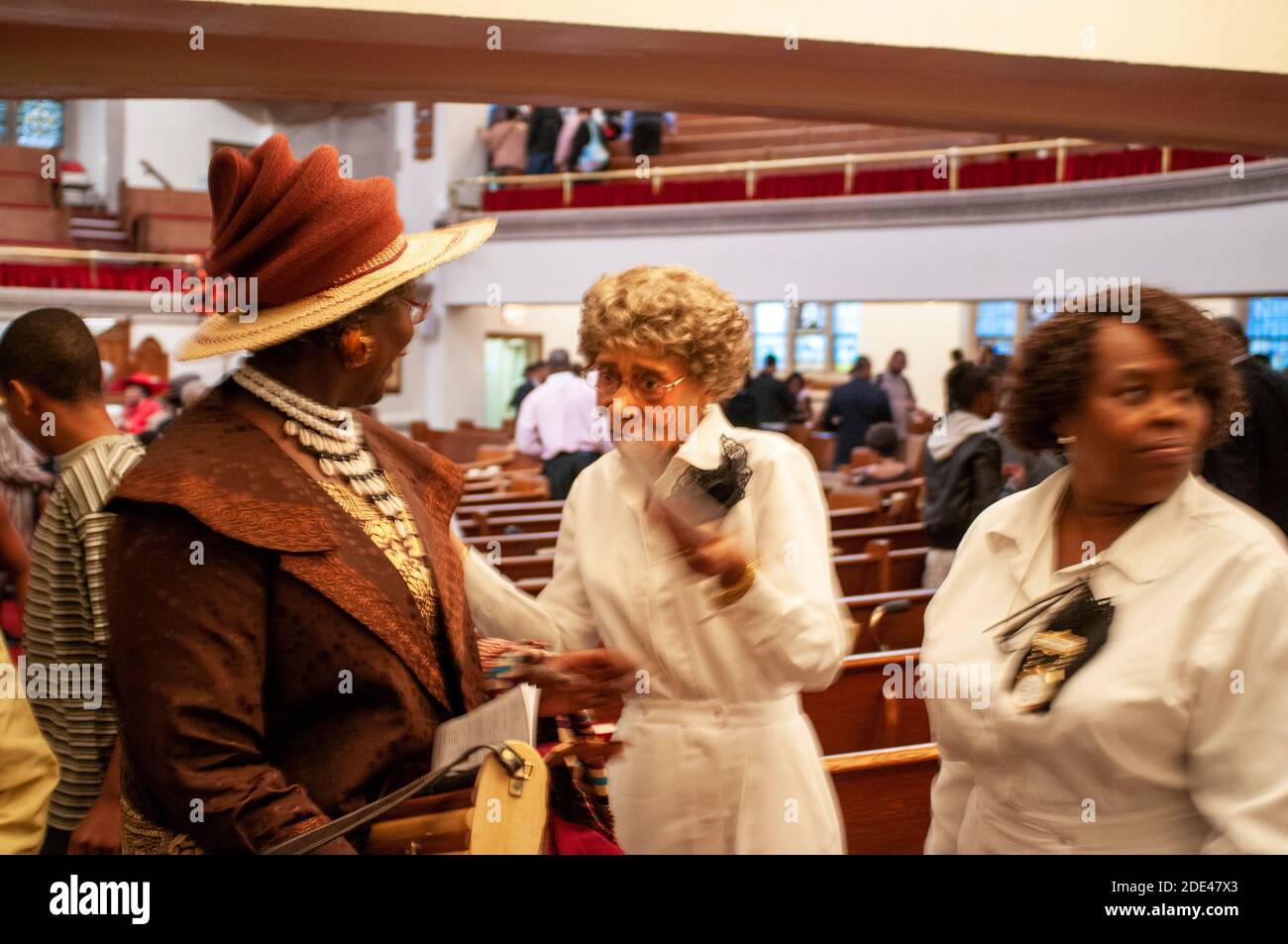 Domenica mattina messa alla Chiesa Battista Abissiniana ad Harlem uptown New York City Foto Stock