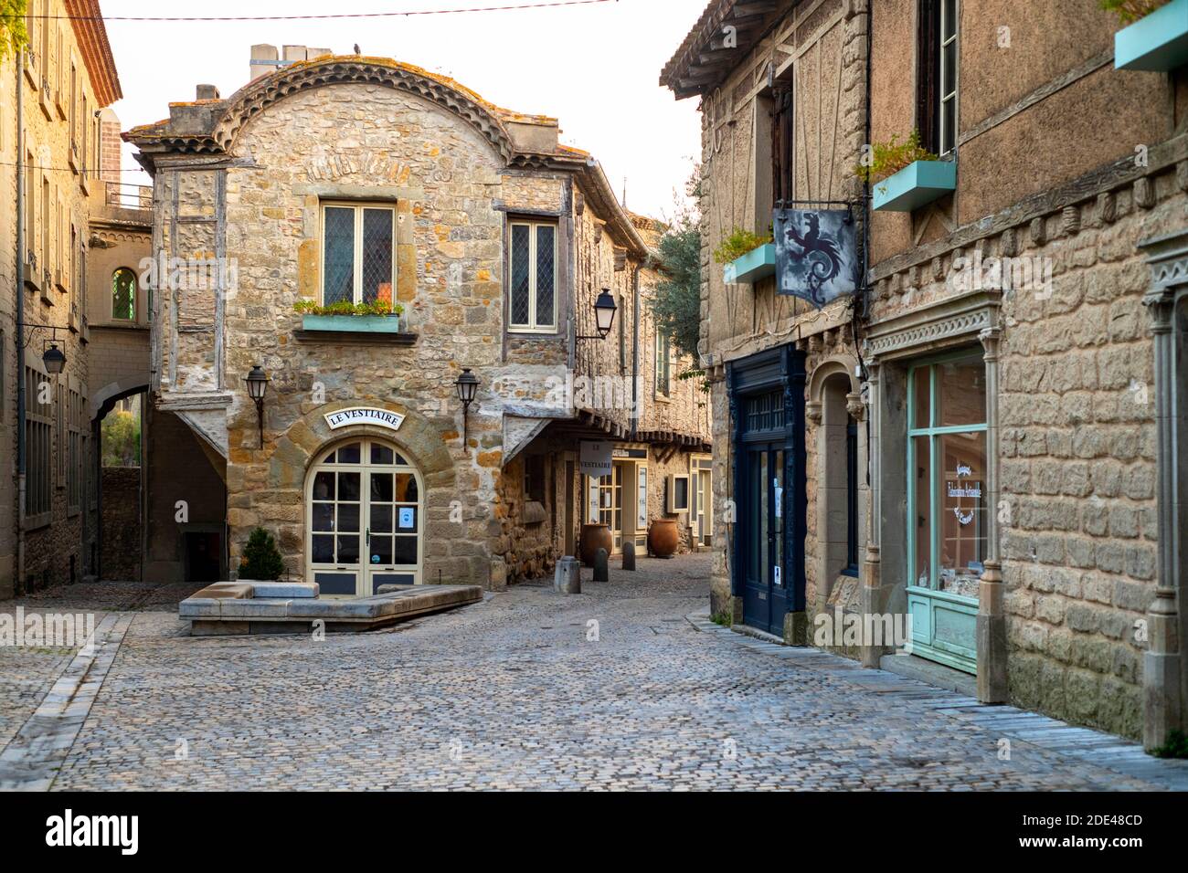 All'interno della città di Carcassonne, città medievale patrimonio dell'umanità dall'UNESCO, harbore d'Aude, Languedoc-Roussillon Midi Pyrenees Aude France Foto Stock