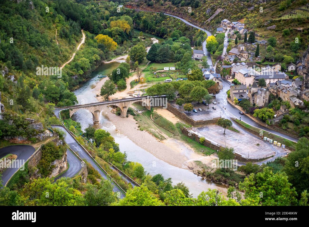 La Malene villaggio in Gorges du Tarn. Patrimonio dell'umanità dell'UNESCO. Parco Naturale Regionale dei Grands Causses. Lozere. Occitanie. Francia. Foto Stock