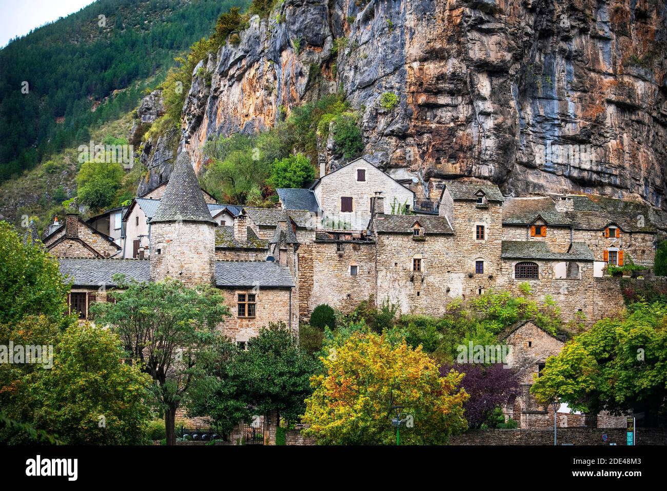 La Malene villaggio in Gorges du Tarn. Patrimonio dell'umanità dell'UNESCO. Parco Naturale Regionale dei Grands Causses. Lozere. Occitanie. Francia. Foto Stock