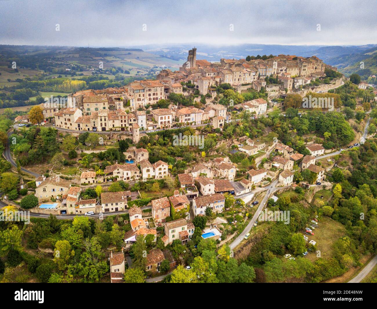 Veduta aerea di Cordes sur Ciel, etichettato i più bei villaggi di Francia, Tarn, Occitanie, Francia Foto Stock