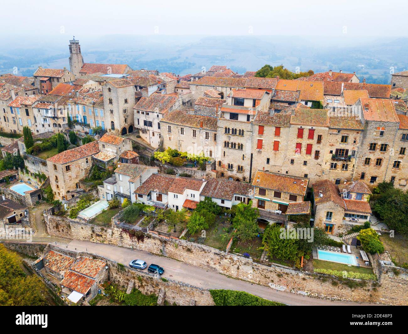 Veduta aerea di Cordes sur Ciel, etichettato i più bei villaggi di Francia, Tarn, Occitanie, Francia Foto Stock