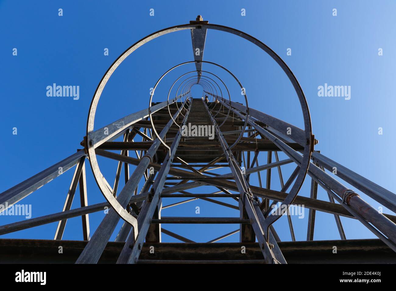 Telaio in acciaio zincato scala a torre dell'acqua Foto Stock