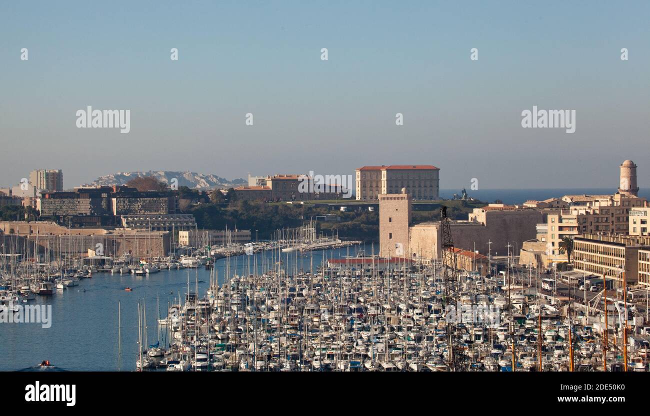 Marsiglia : Vieux Port, looking verso ovest Foto Stock