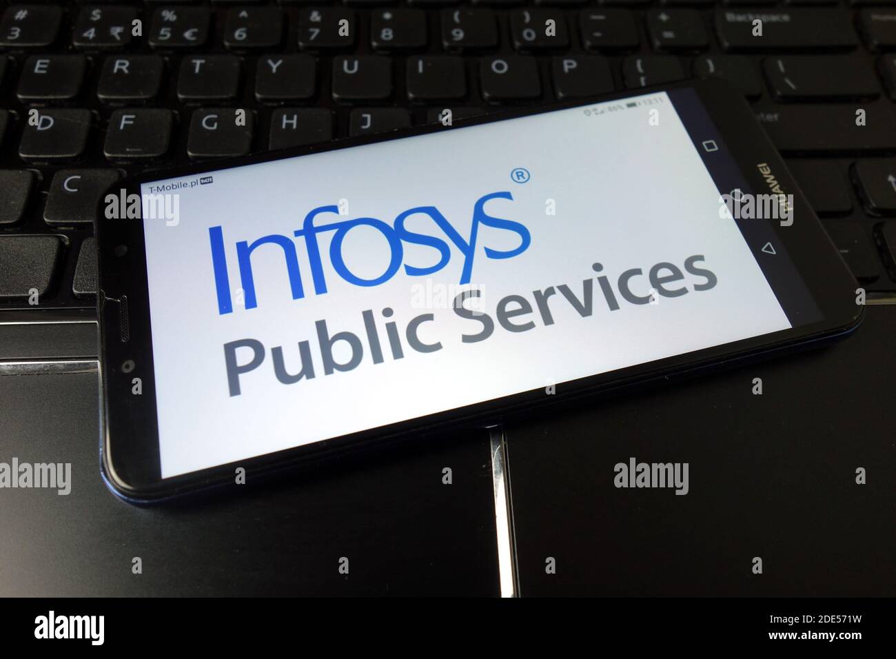 KONSKIE, POLONIA - 11 gennaio 2020: Logo Infosys Limited Corporation visualizzato sul telefono cellulare Foto Stock