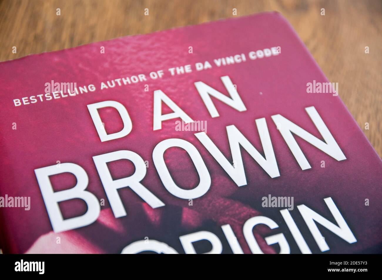 DaN Brown è un autore americano più conosciuto per il suo thriller Robert Langdon romanzi Angels & Demons, il codice da Vinci, il simbolo perso, origine Foto Stock