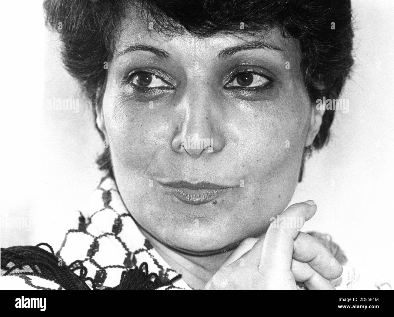 LEILA KHALED, ex guerriglia militante, membro del Consiglio Nazionale Palestinese, membro del PFLP (fronte popolare per la Liberazione della Palestina). Leila Khaled divenne famosa attraverso dirottamenti aerei nel 1969 e nel 1970. Fotografato il 1988 maggio a Tripolis, Libia. Foto Stock