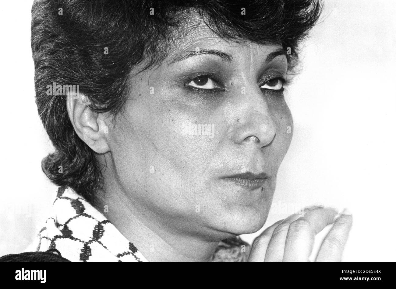 LEILA KHALED, ex guerriglia militante, membro del Consiglio Nazionale Palestinese, membro del PFLP (fronte popolare per la Liberazione della Palestina). Leila Khaled divenne famosa attraverso dirottamenti aerei nel 1969 e nel 1970. Fotografato il 1988 maggio a Tripolis, Libia. Foto Stock