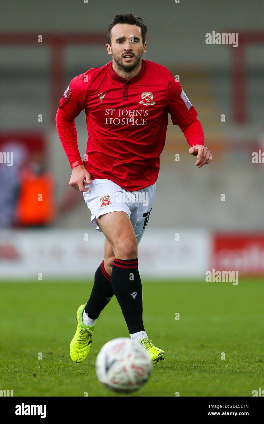 Aaron Wildig di Morecambe durante la seconda partita della fa Cup allo stadio Mazuma di Morecambe. Foto Stock