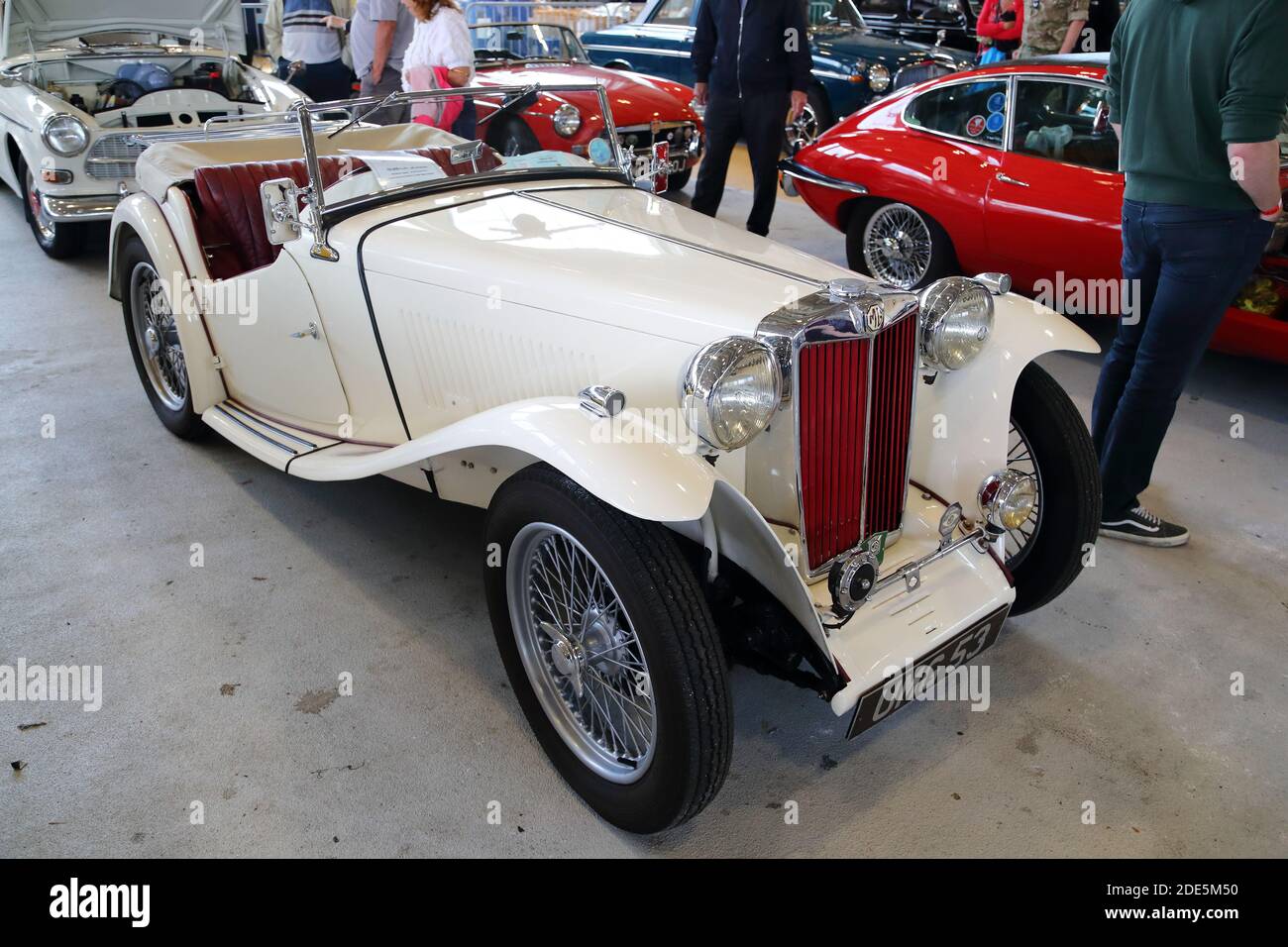 Classic White 1949 MG TC a RAF Benson, Oxfordshire, Regno Unito Foto Stock