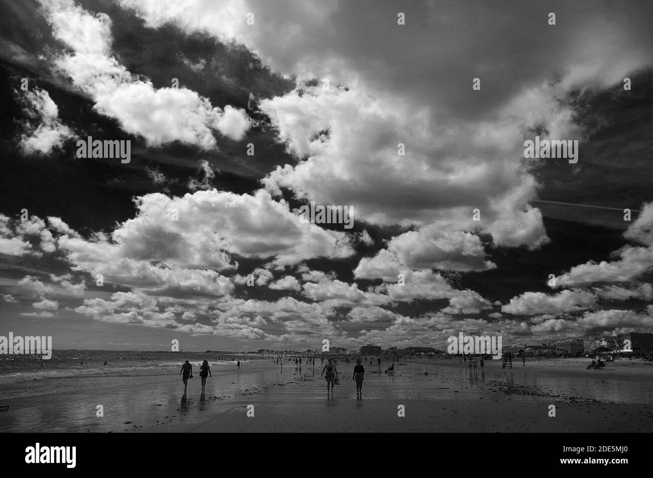 A mezzogiorno in spiaggia Foto Stock
