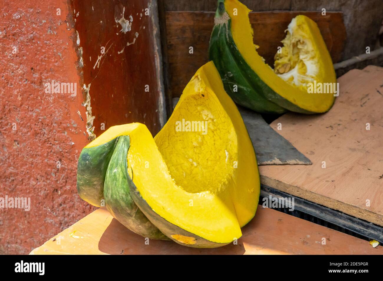 Zapallo Peruano è conosciuto anche come squash invernale e IS una fonte eccellente di beta-carotene Foto Stock