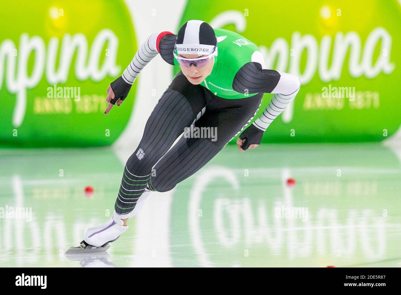 Heerenveen, Paesi Bassi. 29 Nov 2020. HEERENVEEN, Thialf Ice Stadium, 29-11-2020, stagione 2020/2021, Dutch Sprint Championships. 500m Ladies, Femke Kok durante la NK Sprint 29-11-2020 Credit: Pro Shots/Alamy Live News Foto Stock