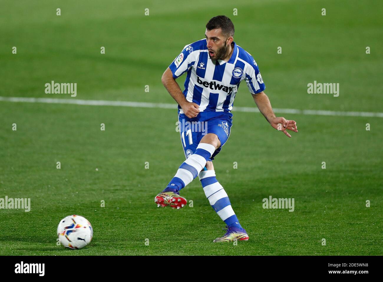 Luis Rioja di Alaves in azione durante il campionato spagnolo La Liga tra Real Madrid e Deportivo Alaves / LM Foto Stock