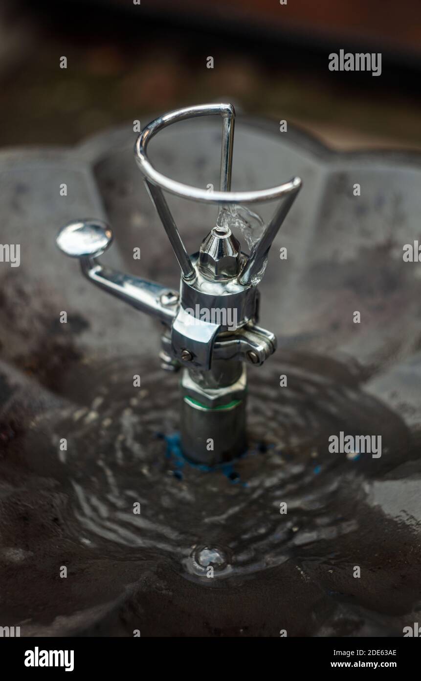 Immagine ravvicinata della fontana dell'acqua potabile. Foto Stock