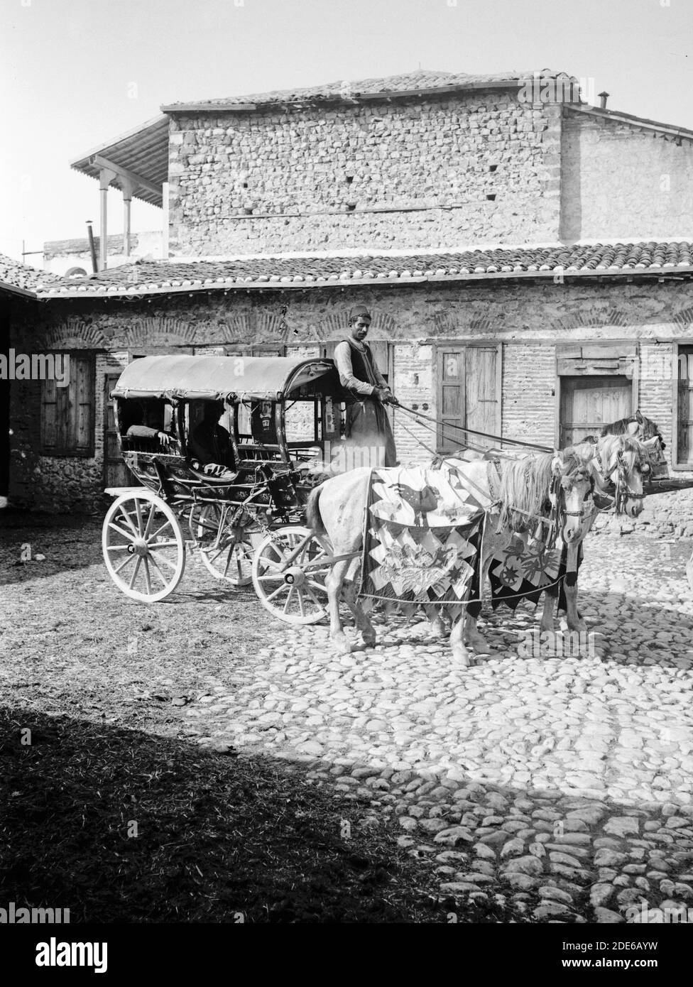 Didascalia originale: Trasporto ad Aleppo - Località: Siria--Aleppo ca. 1900 Foto Stock