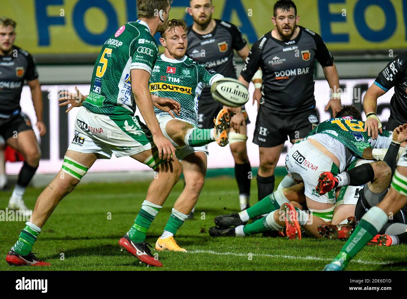 Stadio Monigo, Treviso, Italia, 29 Nov 2020, Callum Braley (Benetton Treviso) libera la partita durante Benetton Treviso vs Dragons Rugby, Rugby Guinness Pro 14 match - Photo Ettore Griffoni / LM Foto Stock