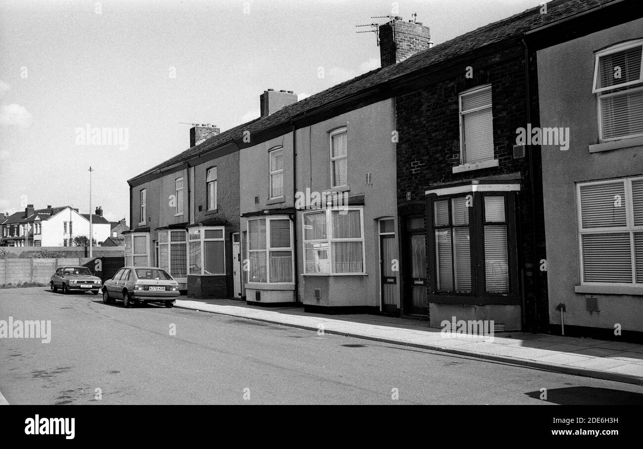 Bolivia Street, Salford 1989 torna indietro case a schiera vicino a Salford Keys. Inghilterra Gran Bretagna Regno Unito 1980 scena classe di lavoro di proprietà di alloggio Foto Stock