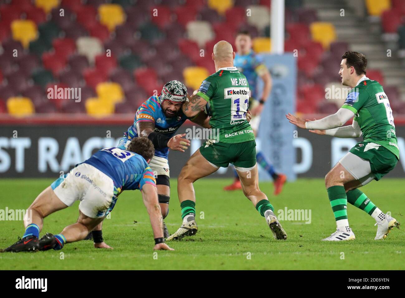 LONDRA, INGHILTERRA. 29 NOVEMBRE il centro irlandese di Londra Billy Meakes viene affrontato durante la partita della Gallagher Premiership tra London Irish e Leicester Tigers al Brentford Community Stadium di Brentford, Londra, domenica 29 novembre 2020. (Credit: Jon Bromley | MI News) Credit: MI News & Sport /Alamy Live News Foto Stock