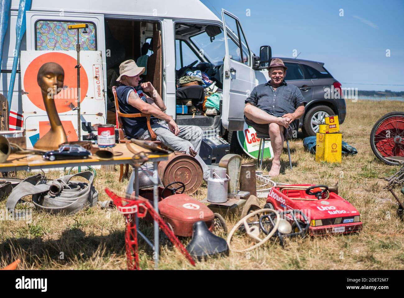 mercato di antiquariato di strada, Bretagna, Francia, Europa Foto Stock