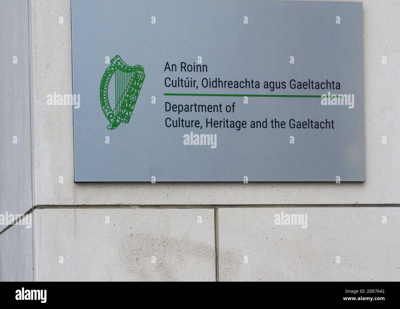 Il Dipartimento di Cultura, Patrimonio e Gaeltacht, segnaletica, a Dublino, Irlanda. Foto Stock