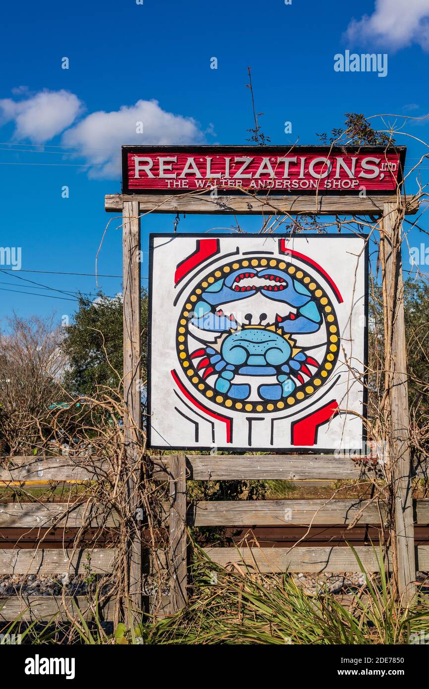 Realizzazioni, un piccolo negozio gestito dalla famiglia di Walter Anderson che presenta gli esclusivi disegni di successo dell'artista del Mississippi, Ocean Springs, MS. Foto Stock