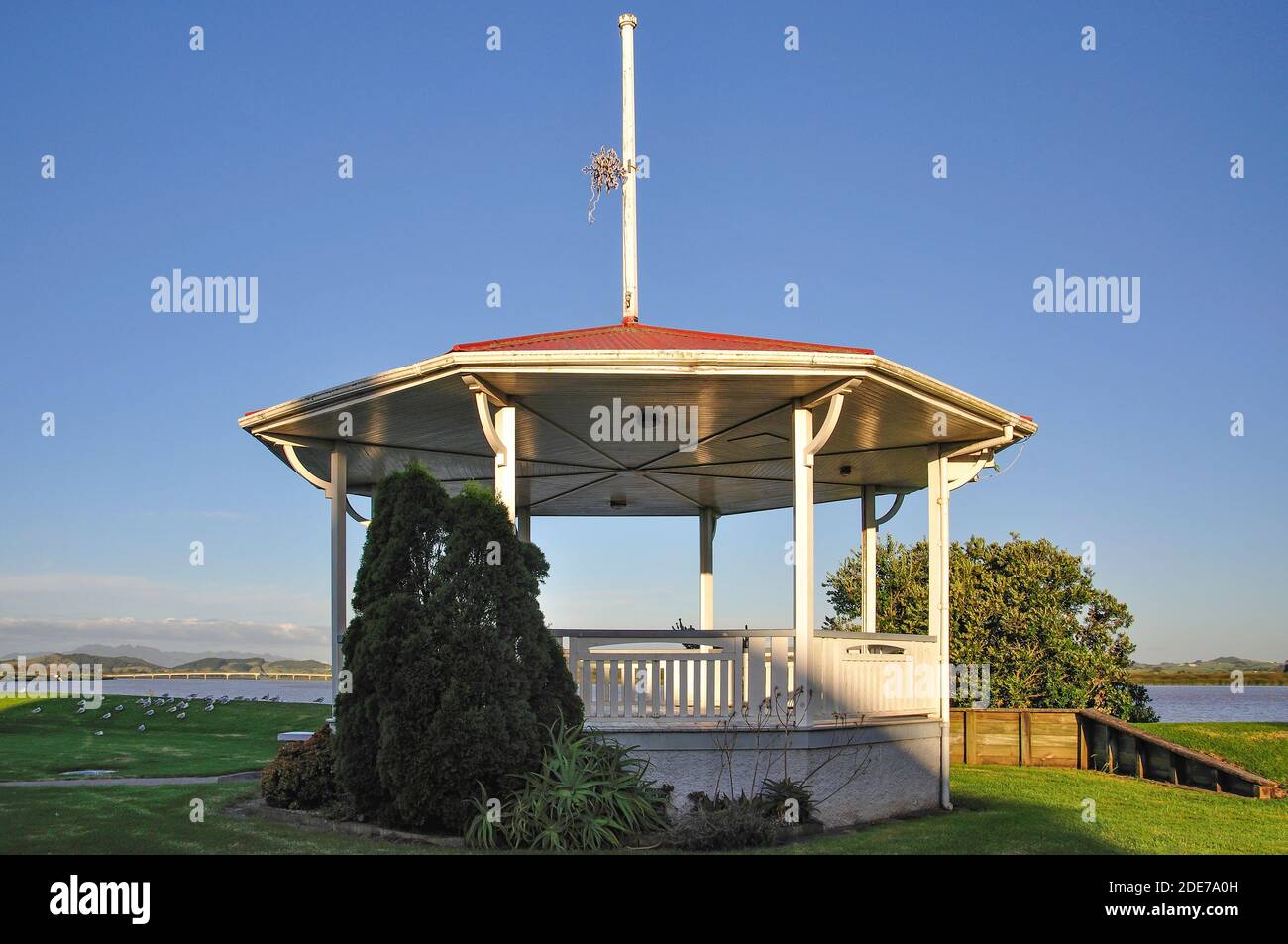 Bandstand dal nord del fiume Wairoa, Dargaville, regione di Northland, Isola del nord, Nuova Zelanda Foto Stock