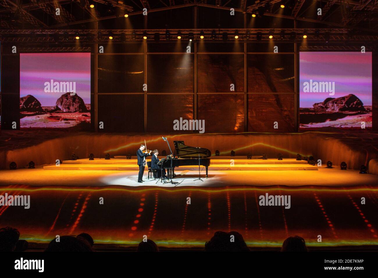 Il violino francese Renaud Capucon e il pianista Guillaume Bellom si esibiscono il 4 gennaio 2019 sul palco del teatro al Maraya, ad al Ula, in Arabia Saudita, nell'ambito del festival 'Winter at Tantora'. Foto di Ammar Abd Rabbo/ABACAPRESS.COM Foto Stock