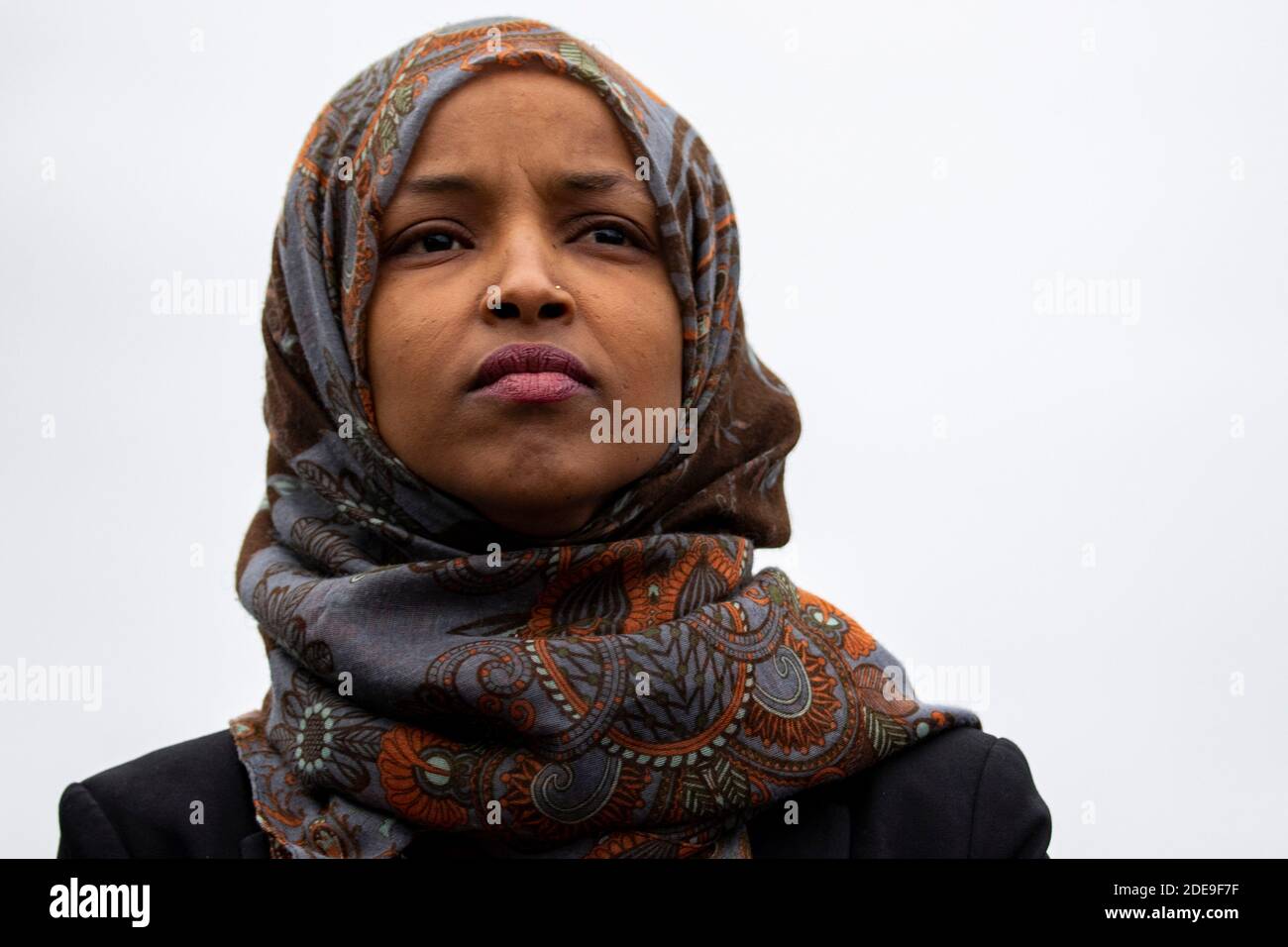 Il rappresentante Ilhan Omar, democratico del Minnesota, si occupa di una conferenza stampa che chiede la fine delle detenzioni di immigranti lungo il confine degli Stati Uniti meridionali, tenutasi presso il Campidoglio degli Stati Uniti a Washington, DC, USA il 7 febbraio 2019. Foto di Alex Edelman/CNP/ABACAPRESS.COM Foto Stock