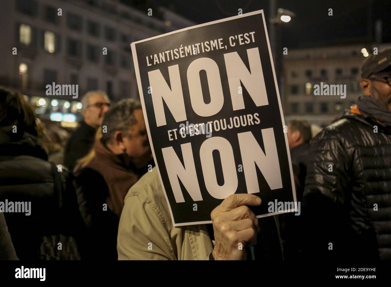 Rally contro l'antisemitismo a Marsiglia il 19 febbraio 2019. Una riacutizzazione di atti antisemiti è culminata in una violenta tirata contro uno scrittore di spicco durante le proteste anti-governo 'giubbotto' lo scorso fine settimana. Circa 96 tombe ebraiche sono state anche vandalizzate nel villaggio di Quatzenheim, vicino al confine con la Germania nella regione dell'Alsazia il 19 febbraio, il giorno di azioni a livello nazionale contro un aumento degli attacchi antisemiti. Foto di Avenir Pictures/ABACAPRESS.COM Foto Stock