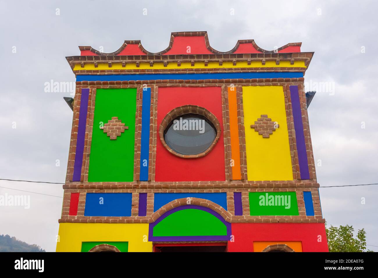 BAROLO, 24 OTTOBRE 2020: La colorata Cappella Barolo delle Langhe Foto Stock