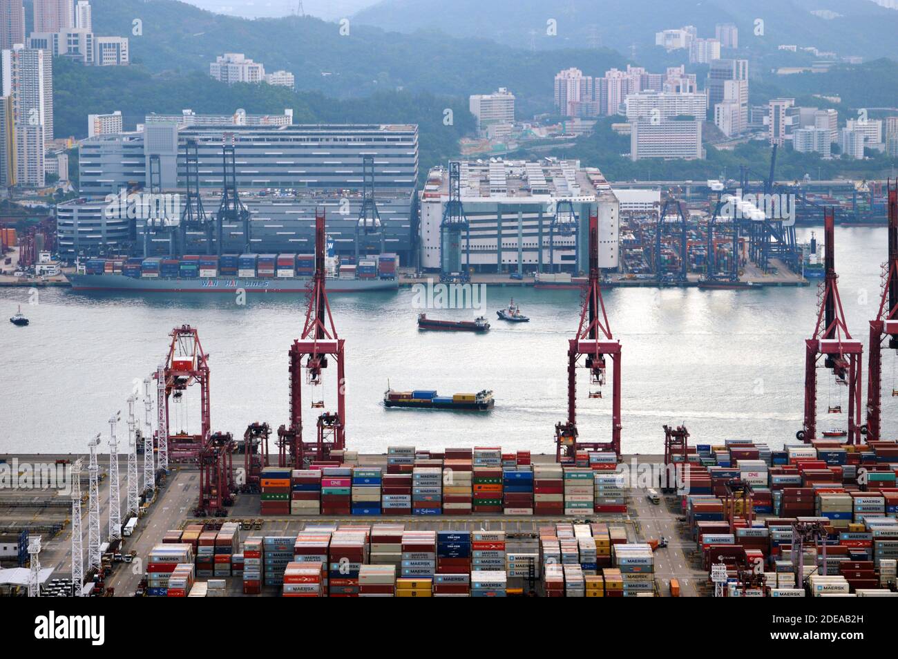 Kwai Tsing Container Terminals visto da Tsing Yi, Hong Kong Foto Stock