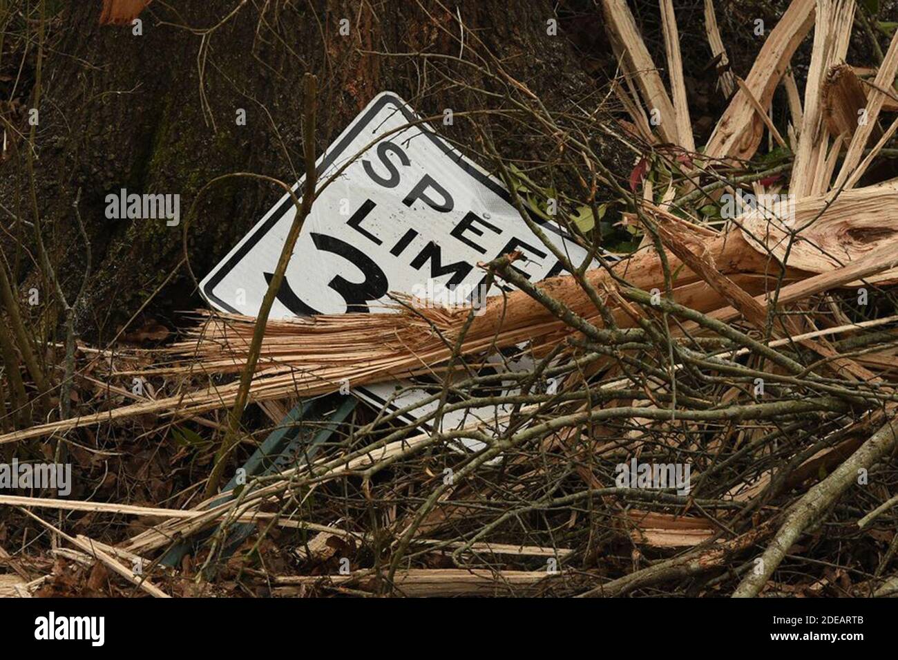 NO FILM, NO VIDEO, NO TV, NO DOCUMENTARIO - Tornado Damage a Smith's Station, Alabama il 4 marzo 2019. Almeno 23 persone sono confermate morte dopo l'epidemia di tornado della domenica con violente tempeste che hanno lasciato i detriti sparsi nell'Alabama meridionale e in Georgia. Foto di Joe Songer/Alabama Media Group/TNS/ABACAPRESS.COM Foto Stock