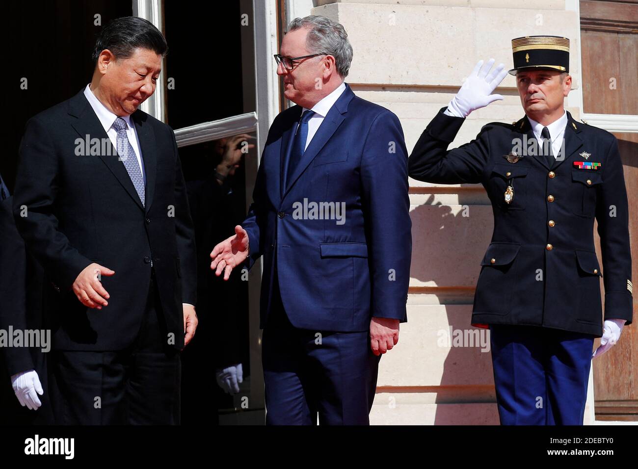 Il presidente francese dell'Assemblea nazionale Richard Ferrand incontra il presidente cinese Xi Jinping all'Assemblea nazionale di Parigi, martedì 26 marzo 2019. XI Jinping si sta incontrando con i leader di Francia, Germania e Commissione europea, mentre i paesi europei cercano di rafforzare le relazioni con la Cina, esercitando al contempo pressioni sulle sue pratiche commerciali. Foto di Francois Mori/pool/ABACAPRESS.COM Foto Stock