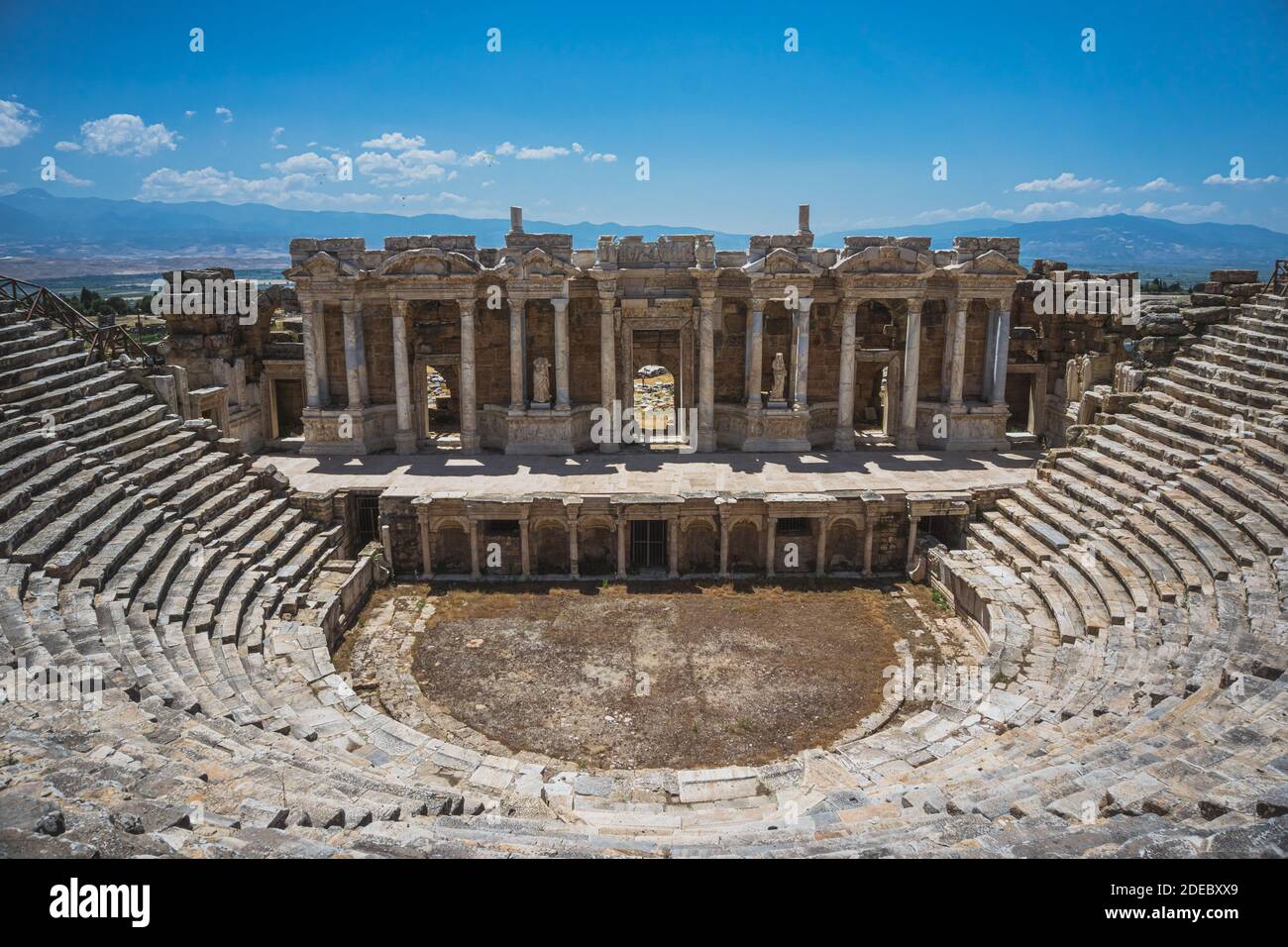 Hierapolis Ancient City Theatre, Pamukkale, Denizli, Turchia. Vista del Teatro Romano dall'interno. Foto Stock