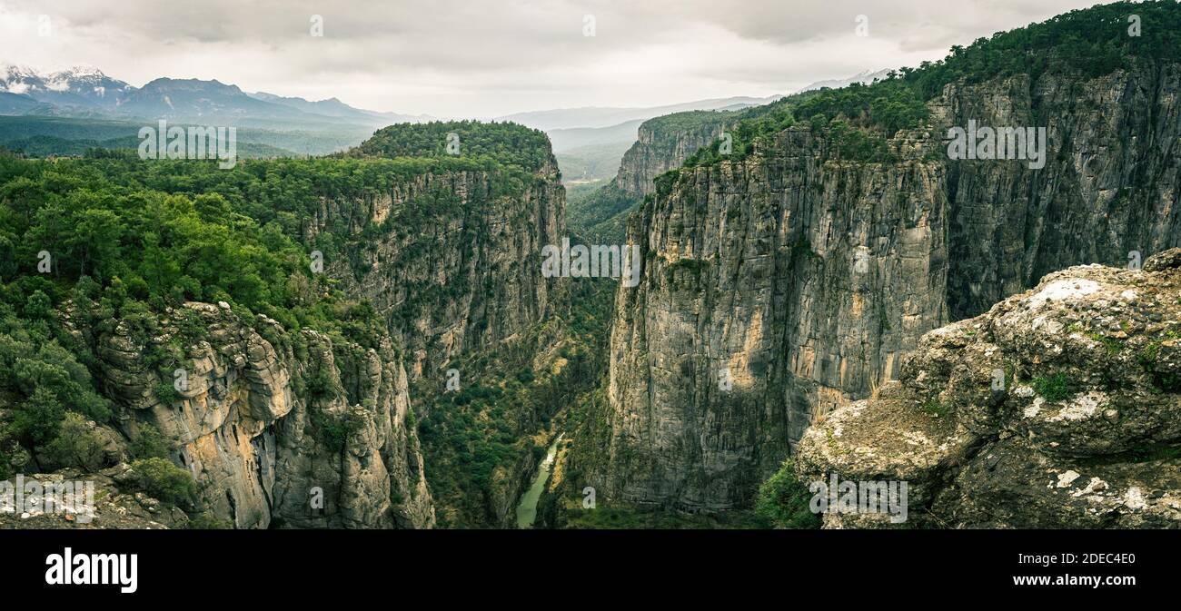 Incredibile Canyon Taxi (Wisdom Valley o Bilgelik Vadisi) a Manavgat, Antalya, Turchia. Grande valle. Foto Stock