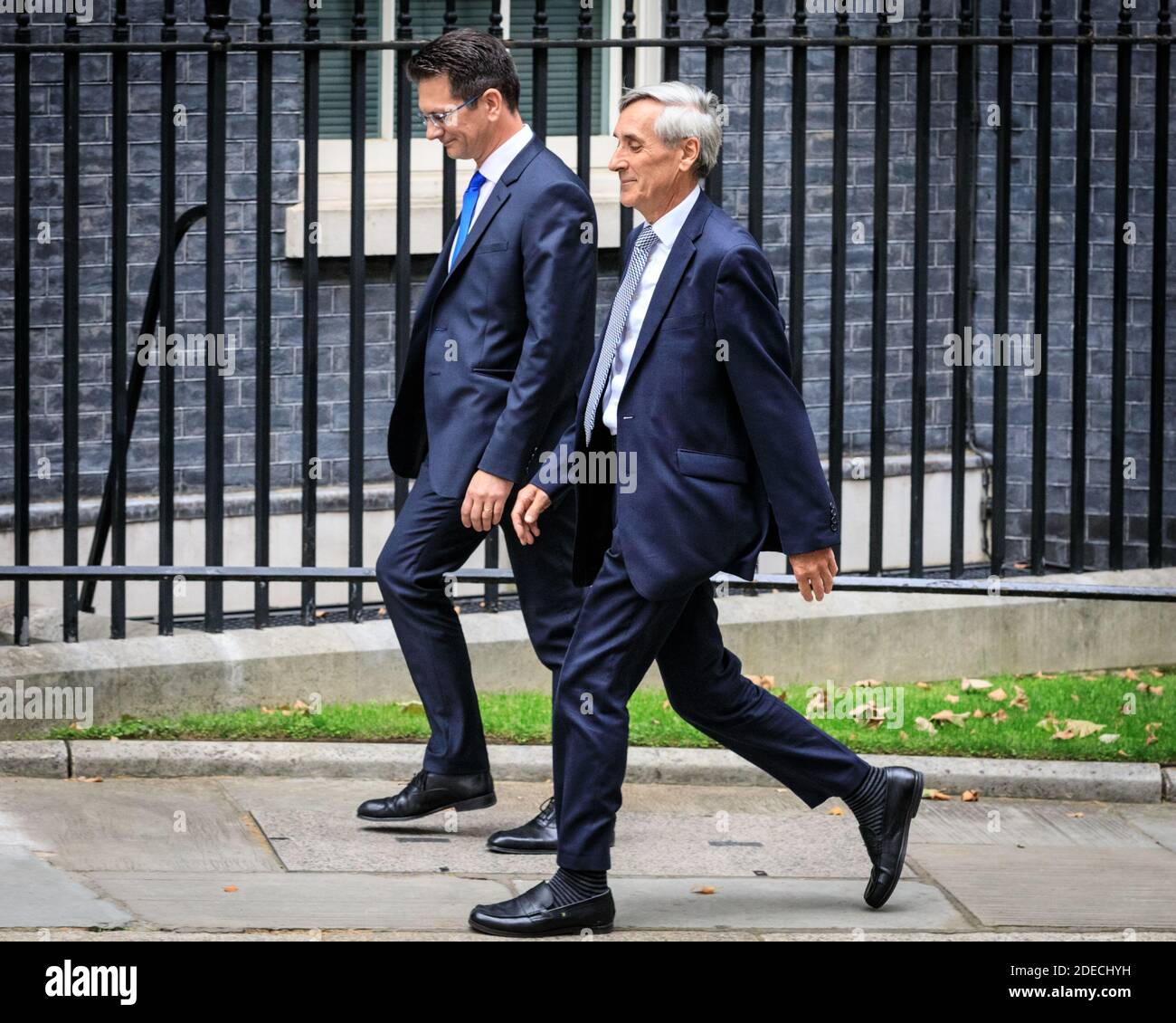 Steve Baker, deputato, presidente ERG e politico del Partito conservatore britannico, e Sir John Redwood MP, a Downing Street Foto Stock