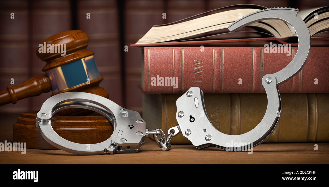 Concetto di diritto penale e di giustizia. Giudica gavel, manette e libri. illustrazione 3d Foto Stock