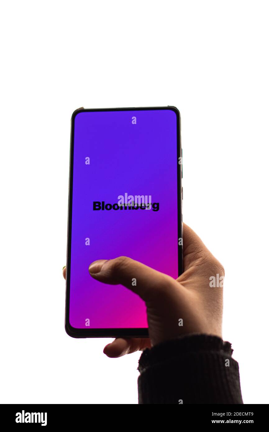 Assam, india - 29 Novembre 2020 : il logo Bloomberg sull'immagine d'azione dello schermo del telefono. Foto Stock