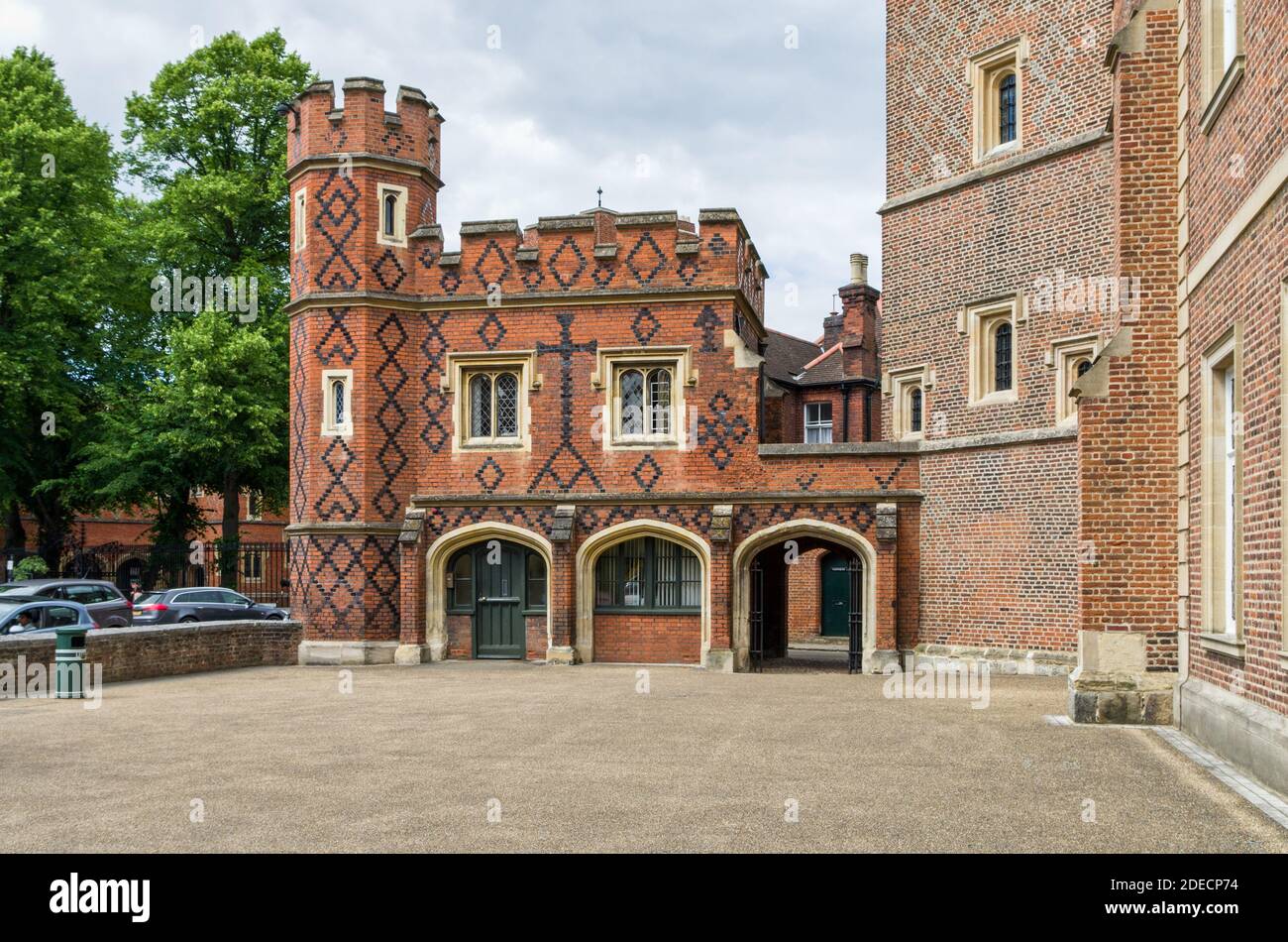 Eton College, una scuola pubblica per ragazzi, Eton, Berkshire, Regno Unito; vista della facciata. Foto Stock