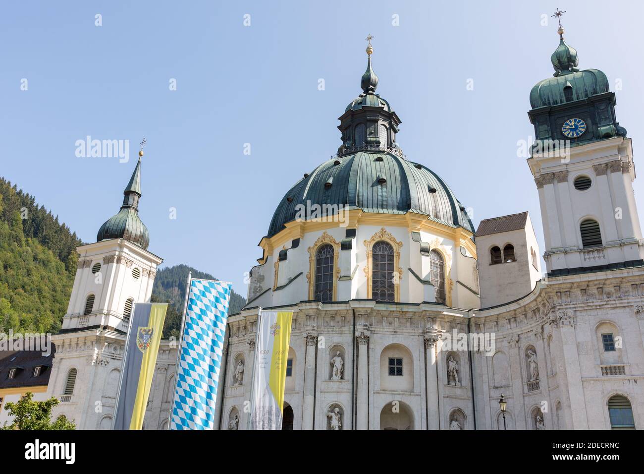 Ettal, Germania - 19 settembre 2020: Vista sulla chiesa principale dell'abbazia di Ettal. Una popolare destinazione turistica in alta baviera. Foto Stock