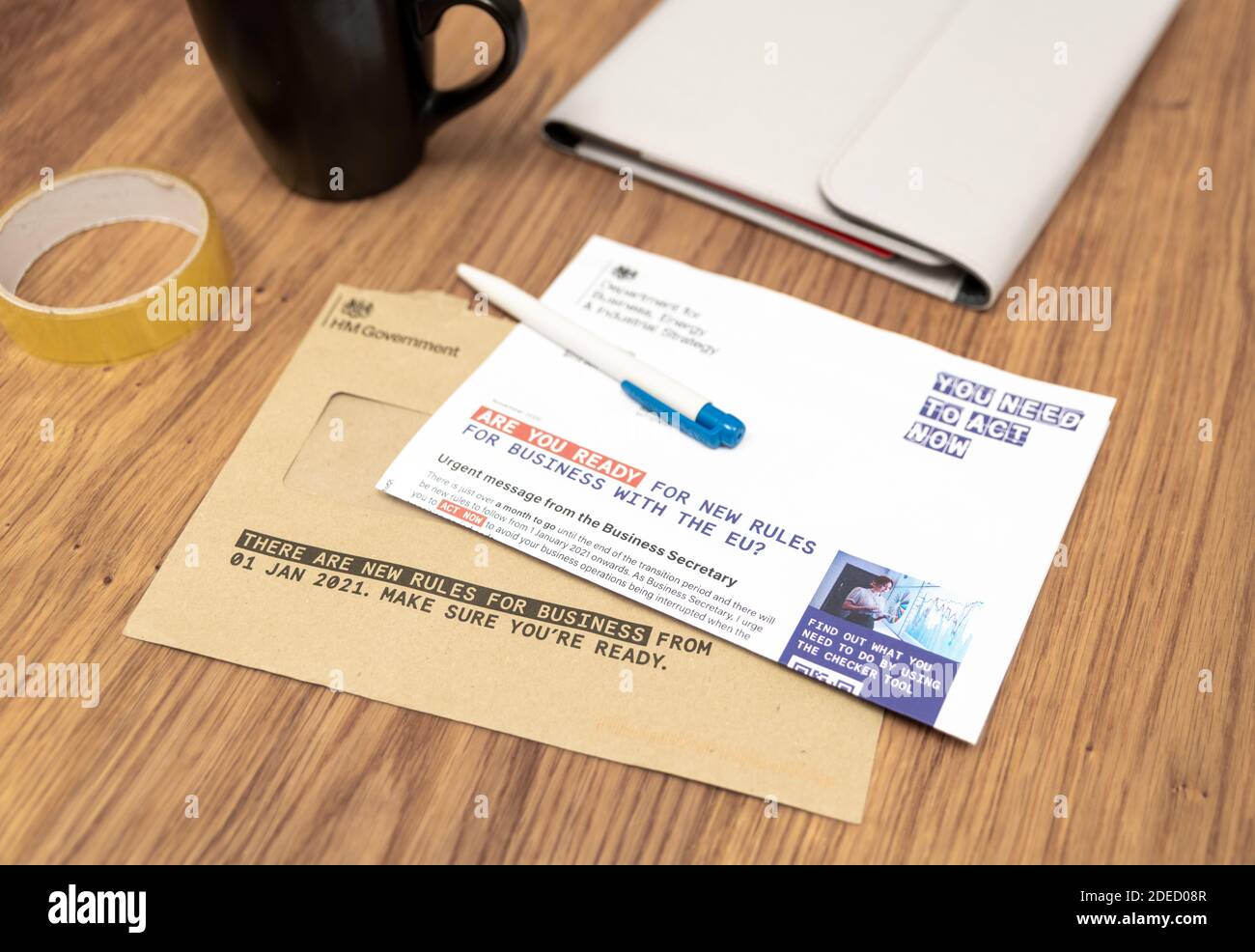 Poole, Regno Unito. Lunedì 30 novembre 2020. Il governo britannico invia una lettera a tutte le imprese in merito alla Brexit e ai cambiamenti della legge. Lettera firmata da Rt Hon Alok Sharma MP, Segretario di Stato per le imprese. Credit: Thomas Faull/Alamy Live News Foto Stock