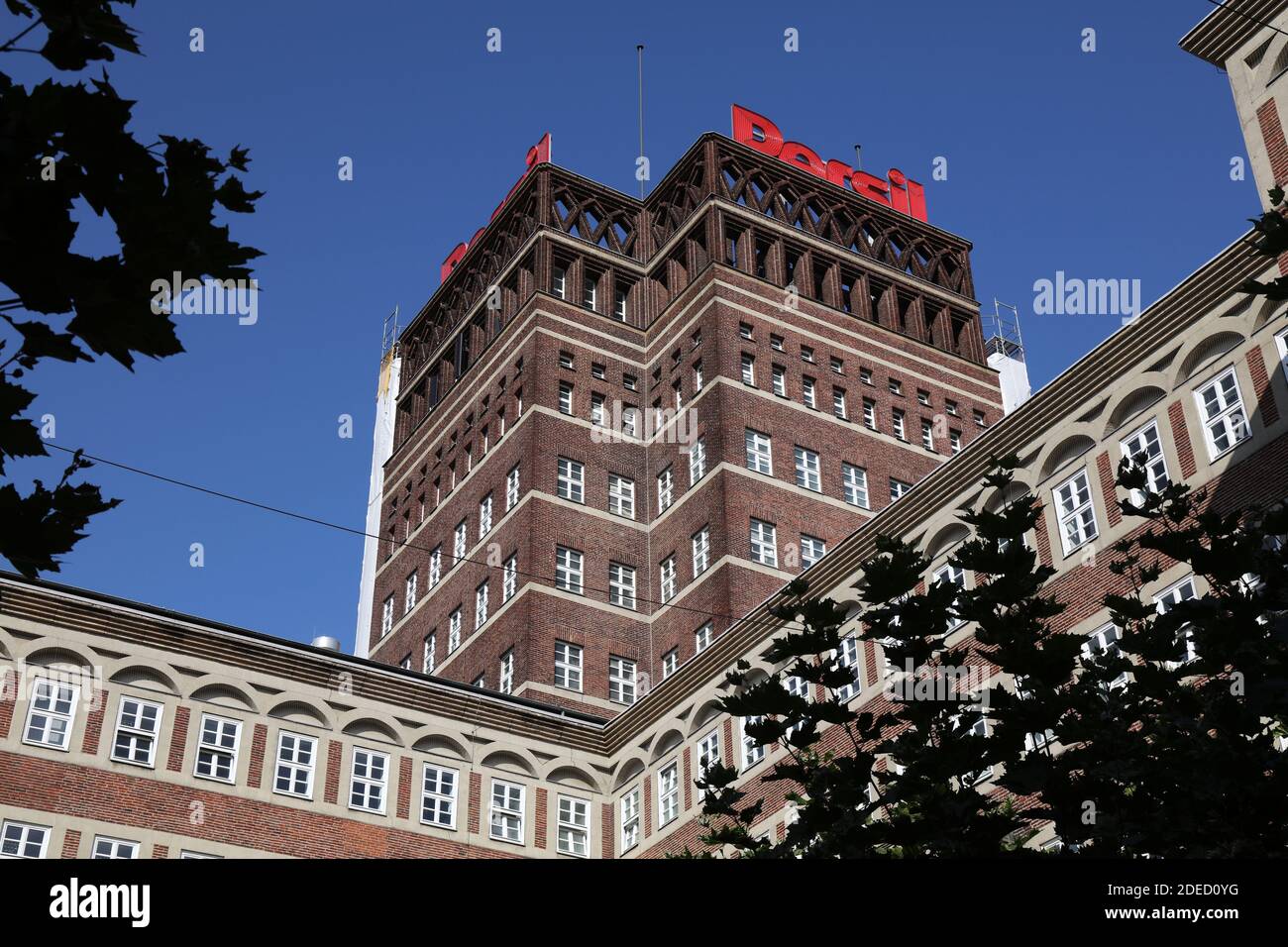 DUSSELDORF, GERMANIA - 19 SETTEMBRE 2020: Wilhelm Marx House edificio storico alto a Dusseldorf, Germania. Dusseldorf è la settima città più grande Foto Stock