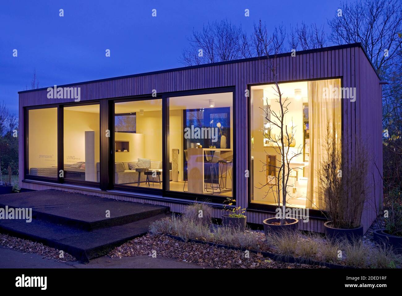 Casa piccola, soggiorno, letto, angolo cottura e bagno su 40 metri quadrati, casa espositiva, Germania, Renania Settentrionale-Vestfalia, Ruhr Area, Dortmund Foto Stock